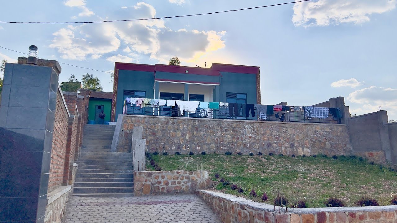 🚨Iyi #INZU ni NZIZA Kandi Ntabwo IHENZE | Iracyari Nashya iherereye BUGESERA - Kanzenze Hafi ya KGL