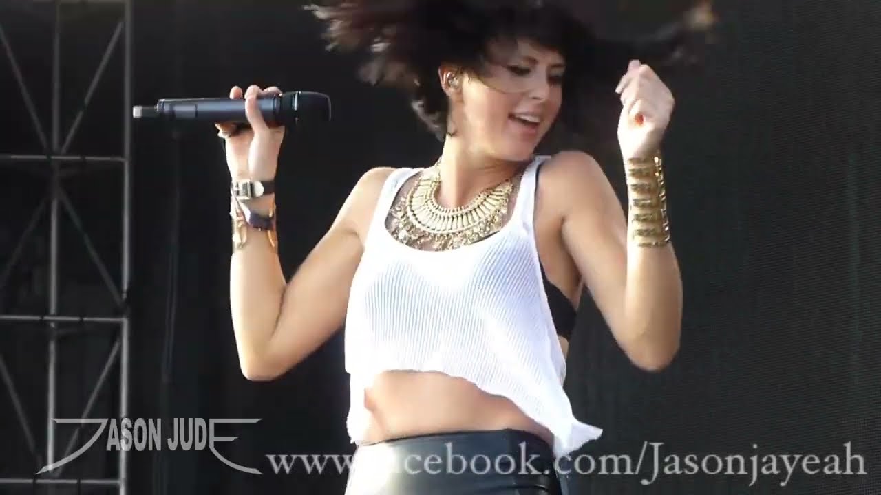 Phantogram - Fall In Love [HD] LIVE 10/12/2014