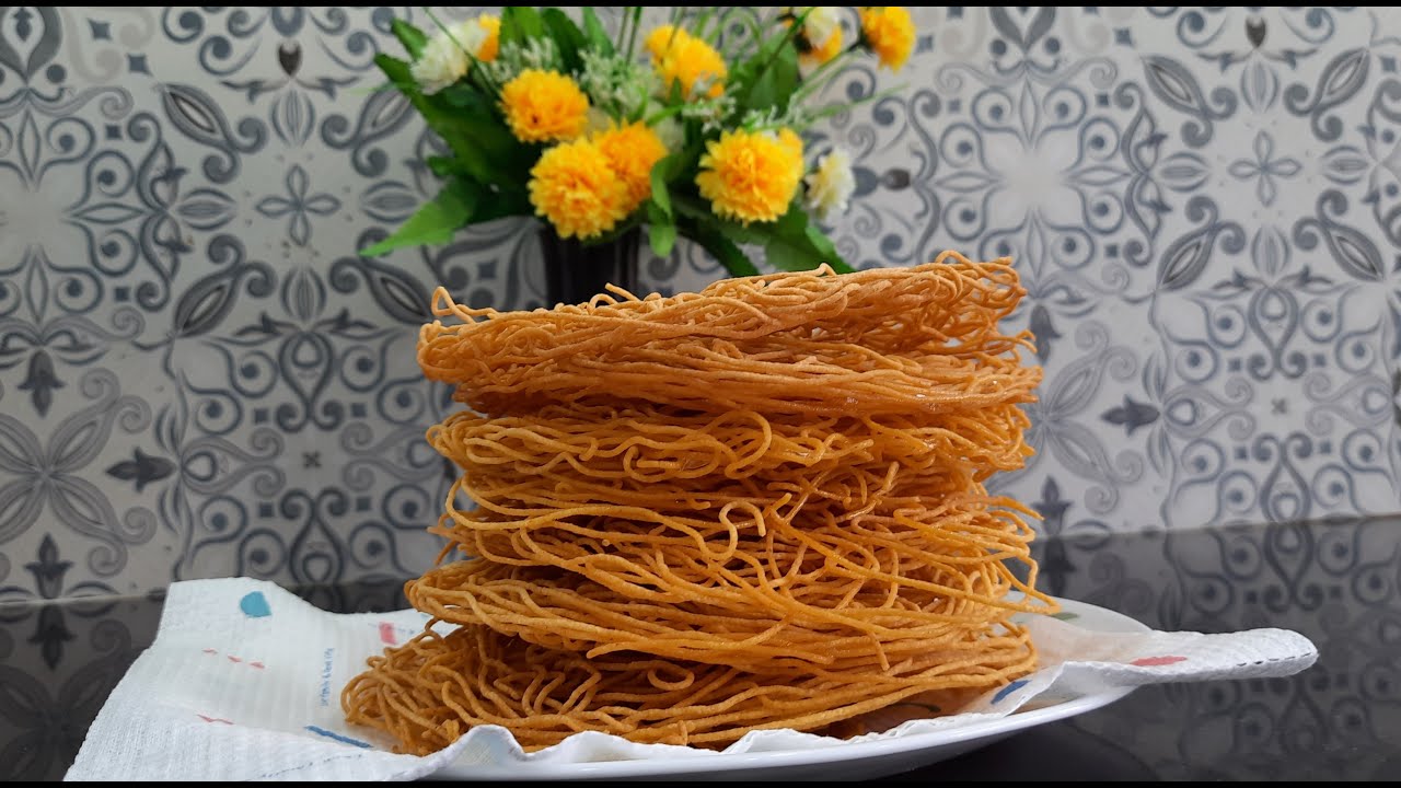 सोडा न घालता अशी बनवा खुसखुशीत शेव । Crispy Shev Recipe