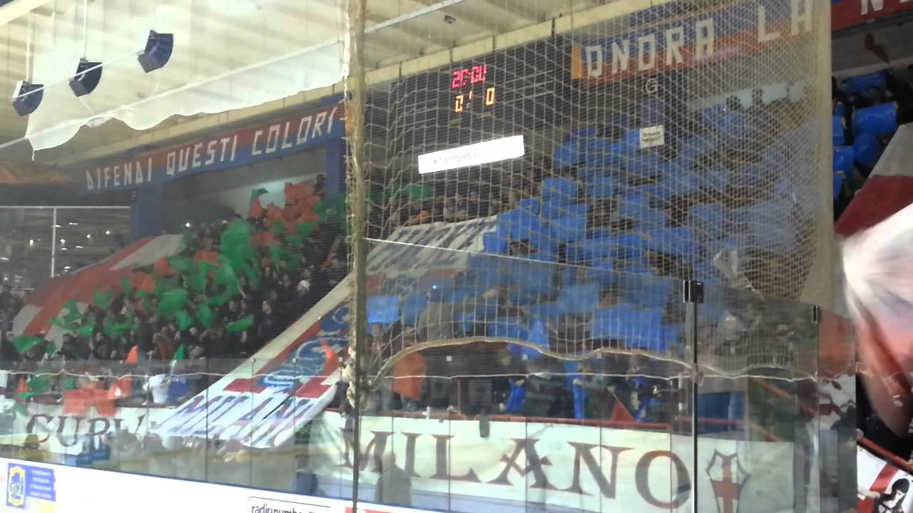 Hockey Milano Rossoblu - Renon (Finale coppa Italia 2014/2015) Ingresso sul ghiaccio