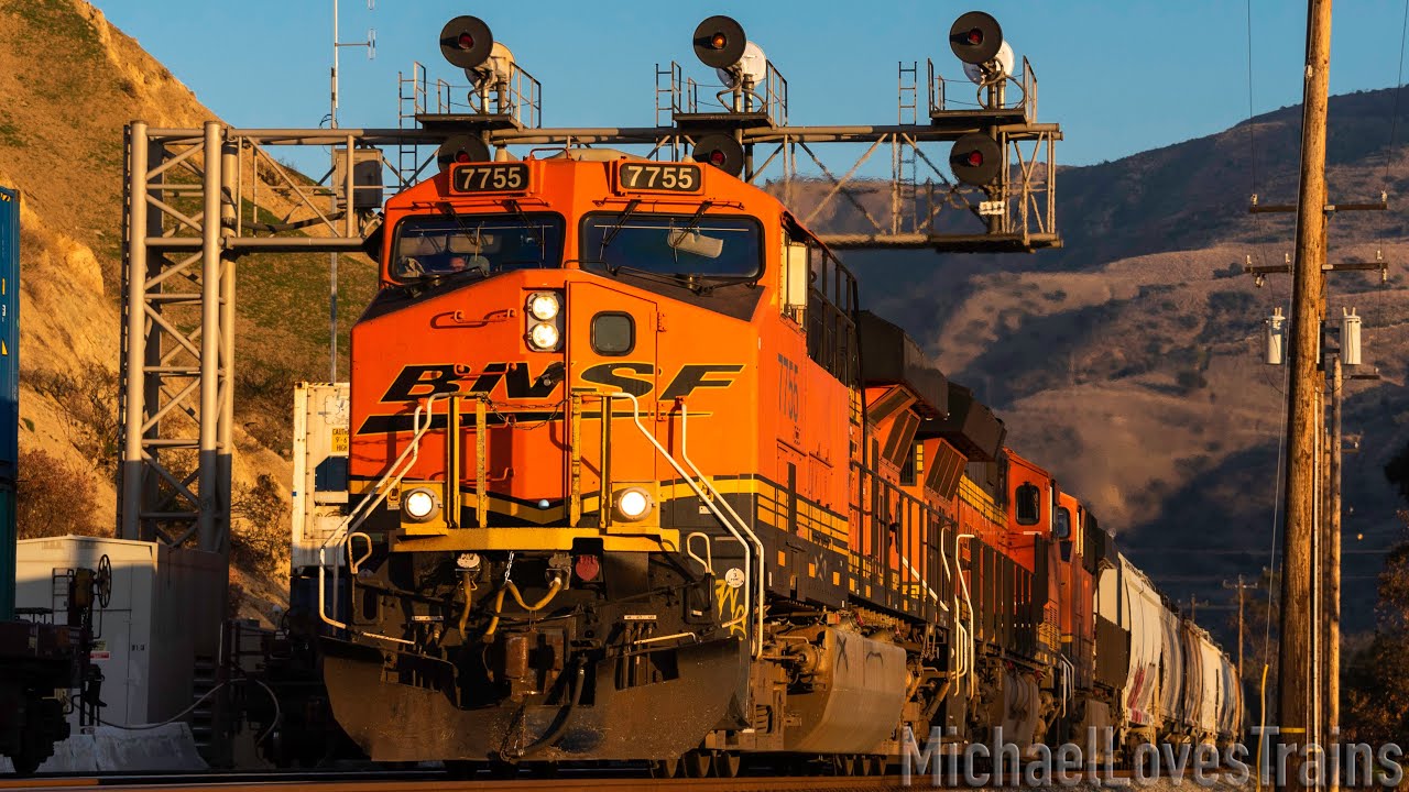 BNSF Freight Trains in the Santa Ana River Canyon - Corona, CA
