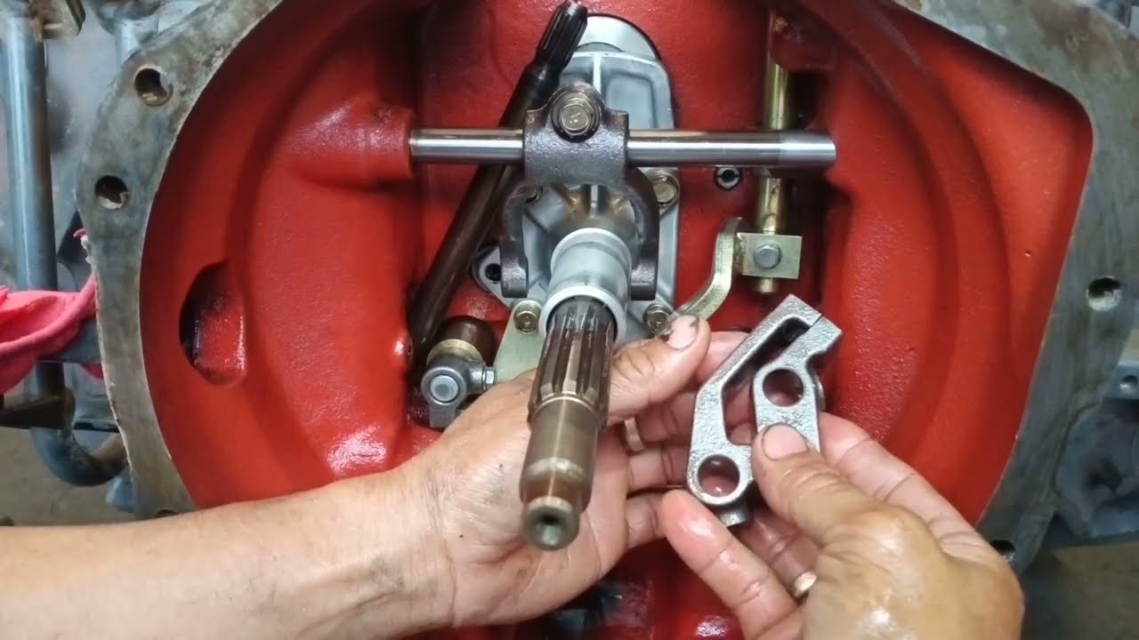 PTO SHIFTERS AND REVERSE OIL SEAL REPLACEMENT KUBOTA L1-195