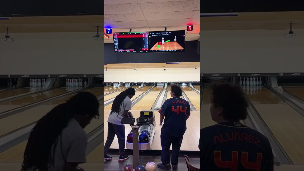 Thursday Bowling 🔥#bowling#bowlervibes #livestreams#bowlingcenter#youtuber#livevideo#shorts#viral