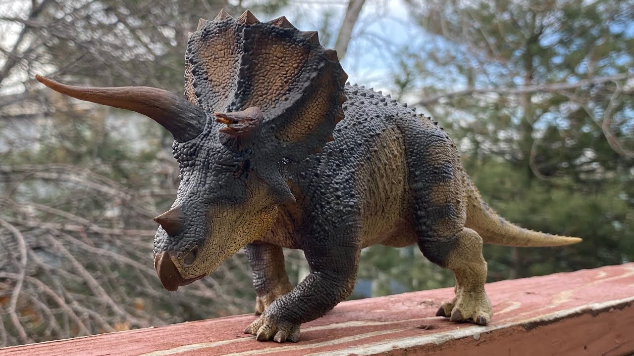 REVIEW! Rebor Triceratops horridus “Trident” | Horn of Doom