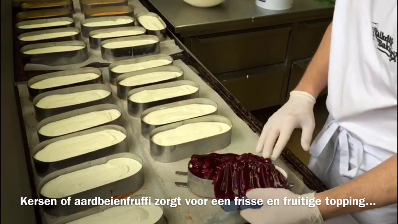 the making of monchou slof door echte banketbakkers van Bakkerij Kalkdijk