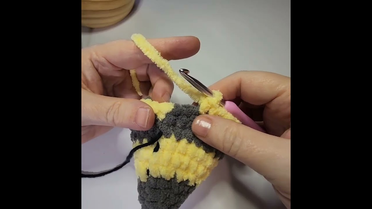 Easy Jogless Stripe when Crocheting with Plush Yarn