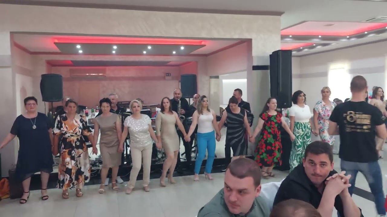 Mobilni momci.Krstenje u Despotovcu.