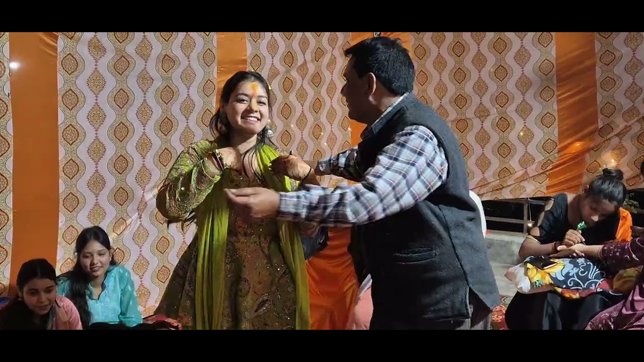 मामा-भांजी का डांस. #trending #comedy #viralreels #comedy #viralreels #funny #travelvlog #family #I