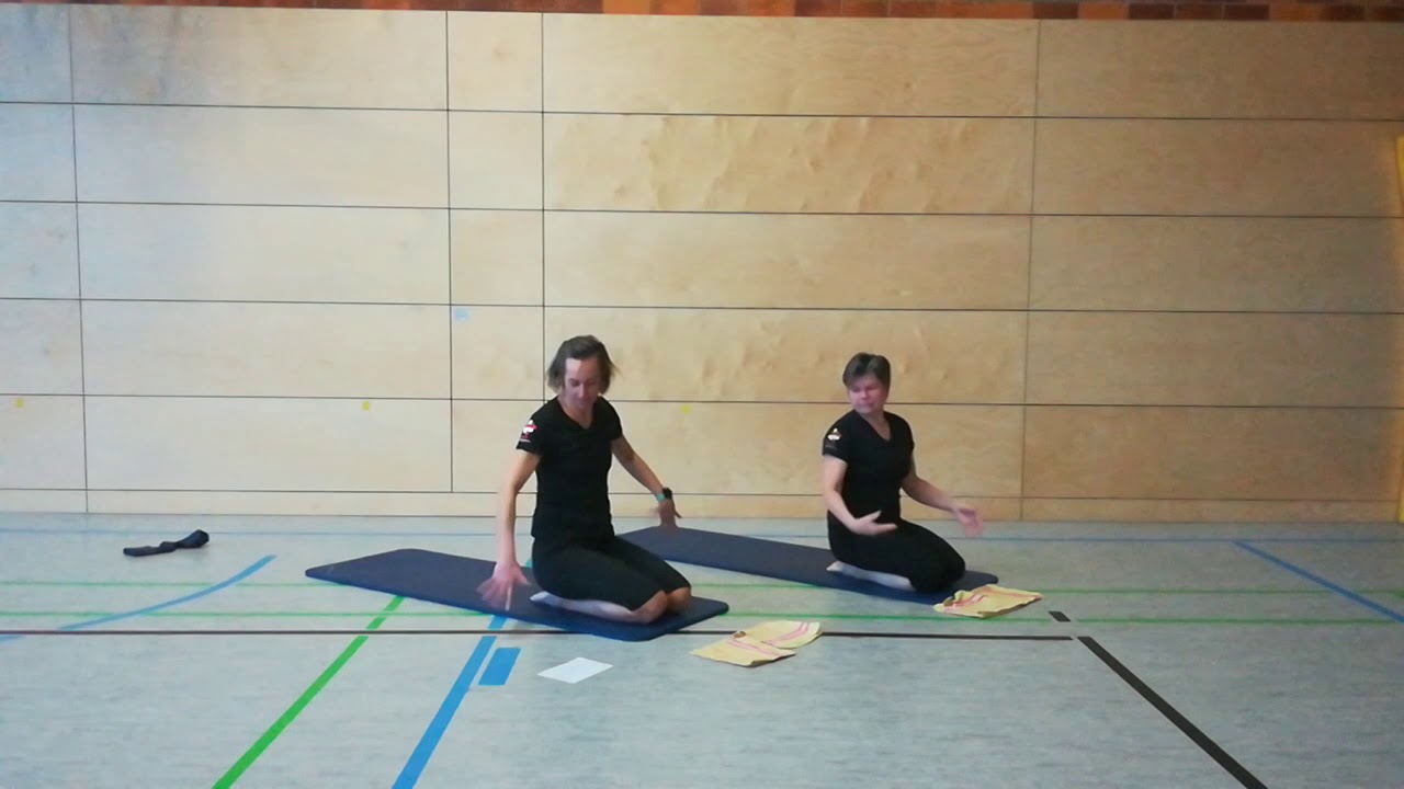 Kräftigung mit Putzlappen