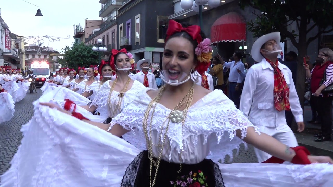 Ballet Folklórico UV - Desfile de La Rama