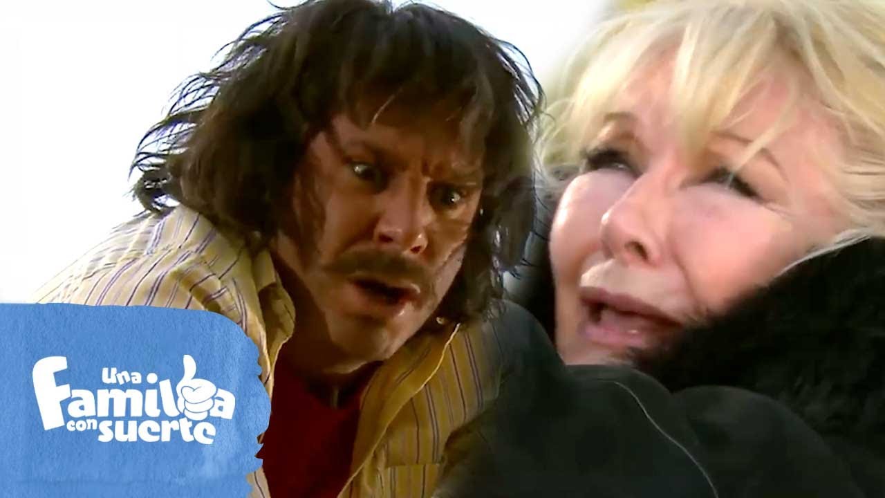 Pancho le salva la vida a doña Fernanda | Una familia con suerte | C-2 | tlnovelas