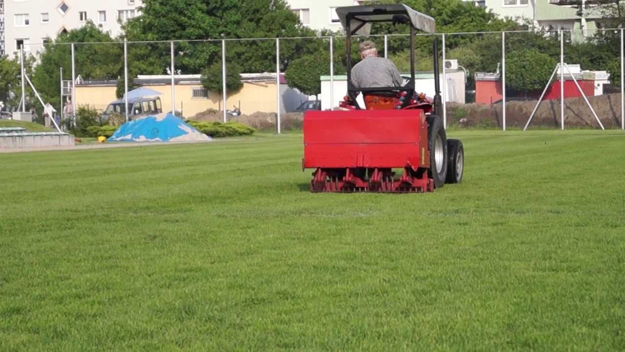 Aeracja i piaskowanie boiska