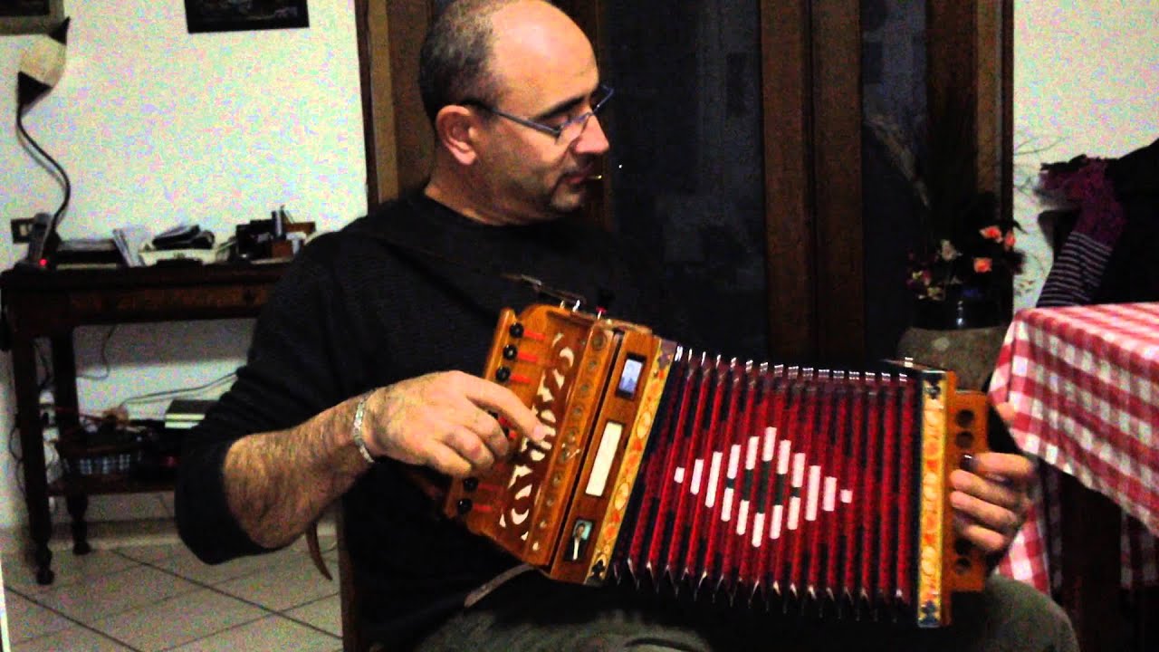 Mastro Pino in Abruzzo organetto in re tarantella calabrese