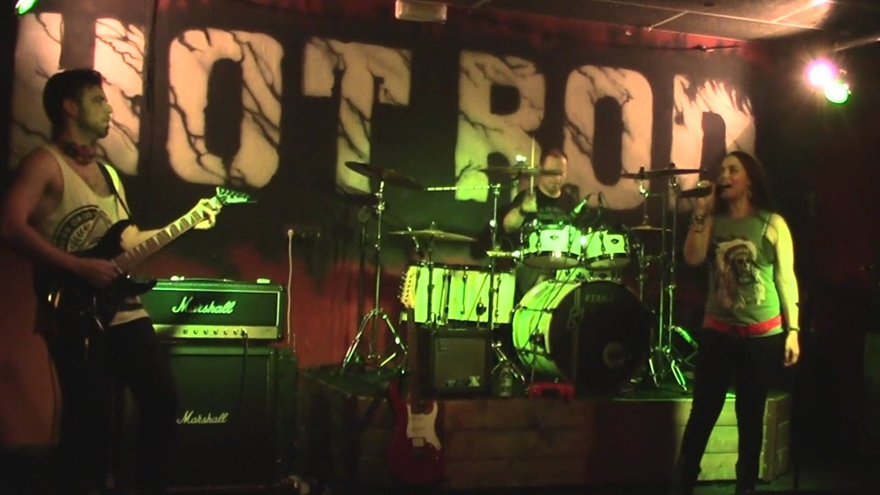 El Secreto de Sarah - Kickstart my heart (Cover Mötley Crüe)