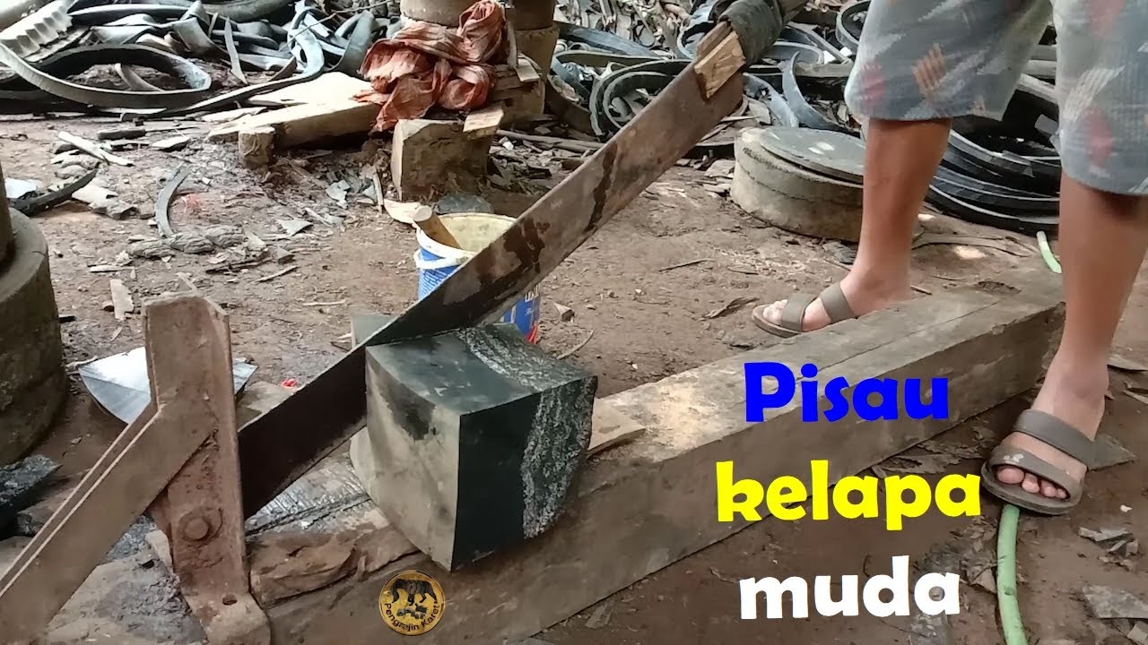 cara mengupas kelapa muda dengan rapih cepat dan ringan | es kelapa muda kekinian