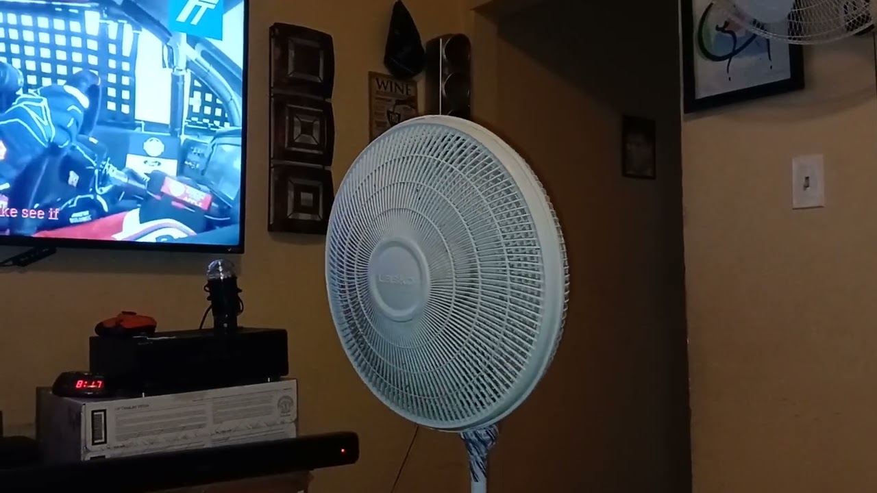 A Very weird Lasko 16