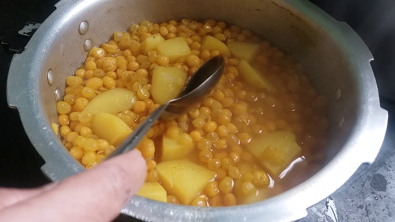 ठेल्या वर मिळते अगदी तशीच सुपर डुपर टेस्टी घरगुती बिझनेस करू शकता / Panipuri ragada recipe