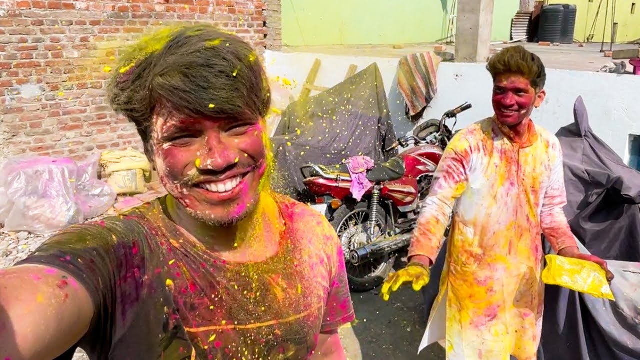 Holi Par Bhooth Bana Diya 🤣