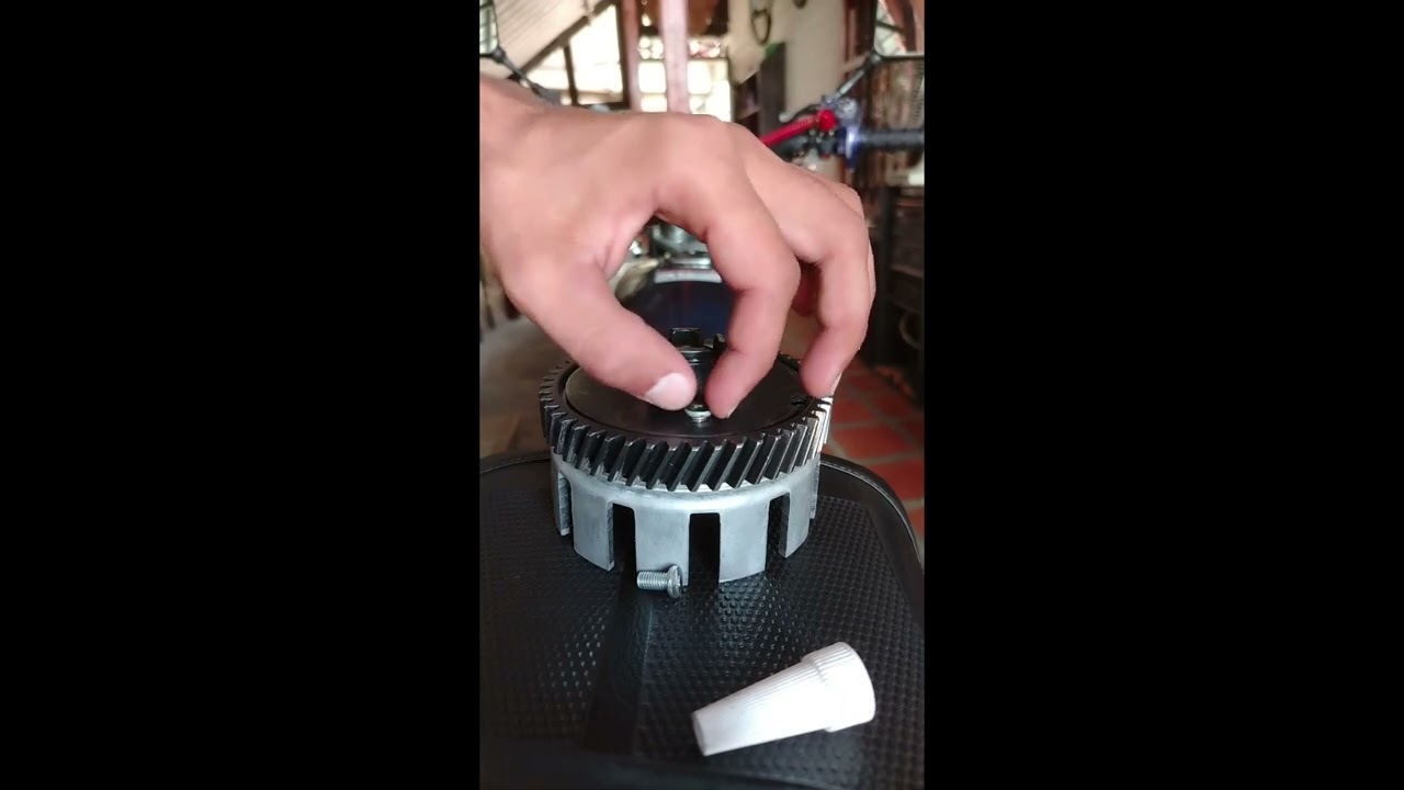como cambiar cauchos de la corona de embrague o araña #ax100 #ax115 y remachar con tornillos. 