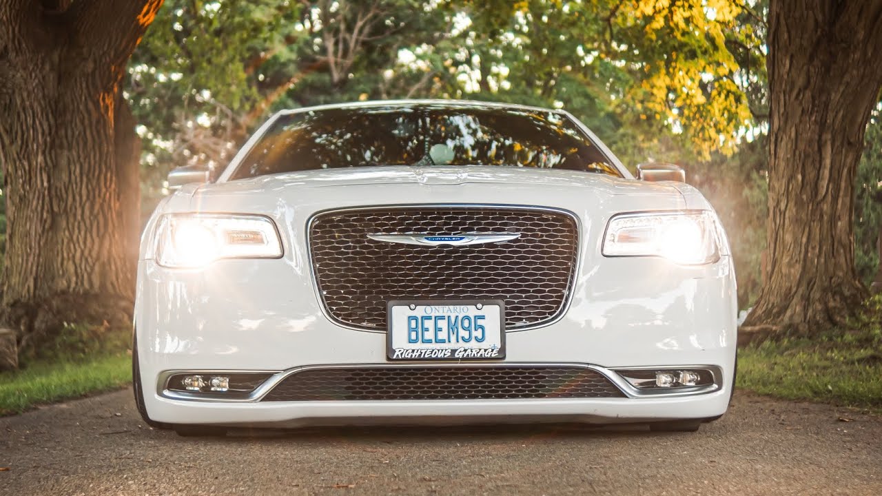 Ed Beemer's bagged Chrysler 300c Feature