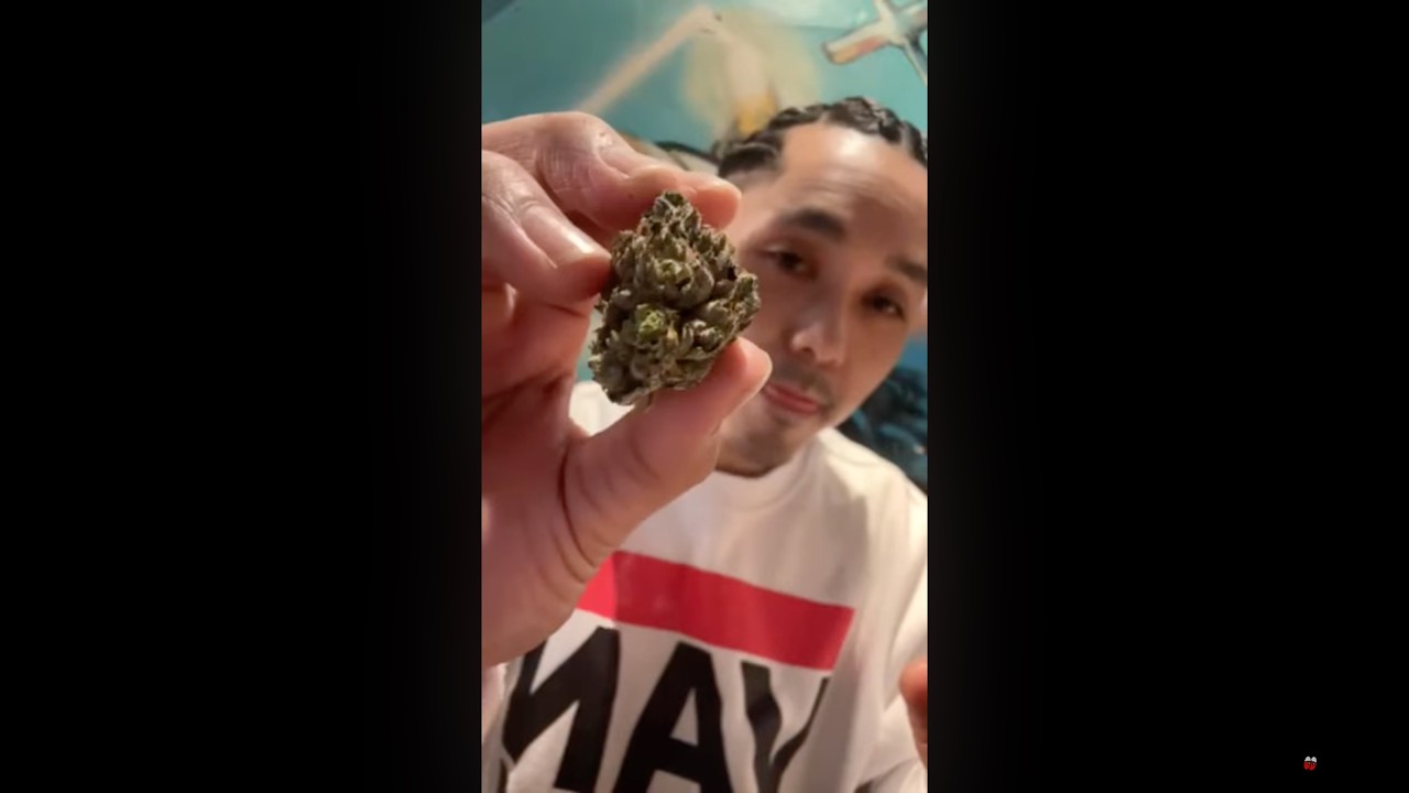 Smoke Session at the New Amsterdam cafe in Vancouver 
