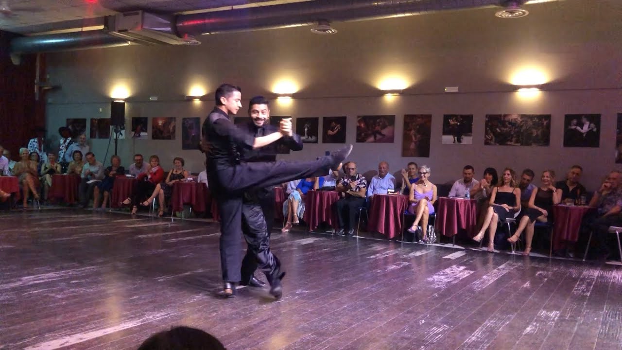Cristian Cerezo y Valentin Arias bailan milonga Porque Patricios Francisco Canaro y Ernesto Famà-3/3