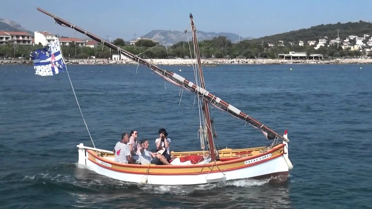 Les Pointus de Sanary  sortie du port  ( première partie )