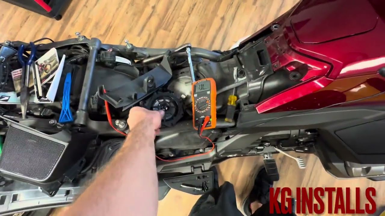 2019 Honda Goldwing speaker upgrades, 8’s in the bags and amp signal
