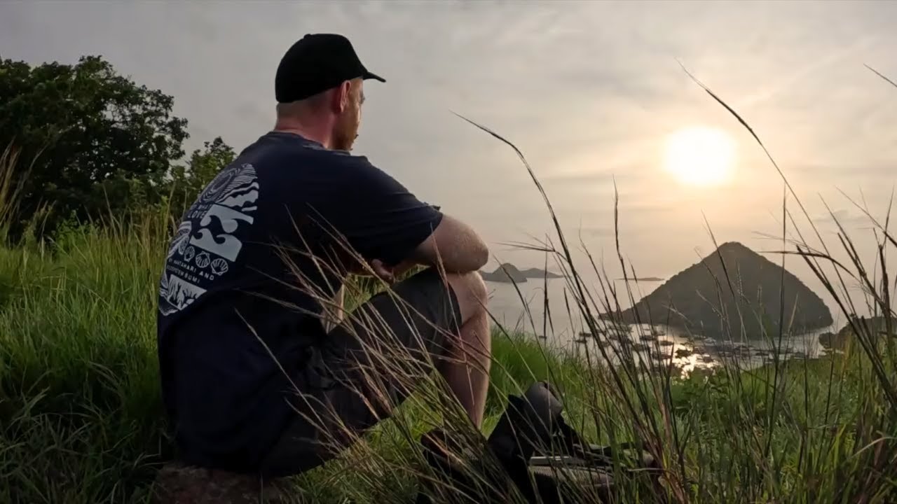 IRL Stream zum Sonnenuntergang in Labuan Bajo, Flores 🌊☀️