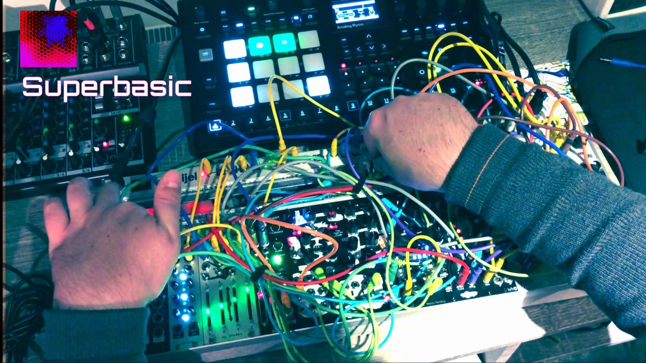 Superbasic // Improvised modular techno // Loquelic Iteritas Percido