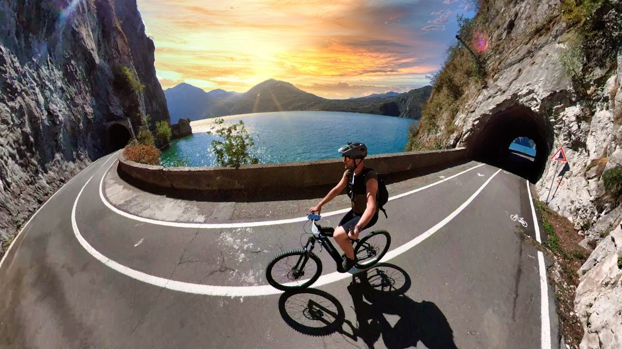 L'INCREDIBILE Ciclabile scavata nella ROCCIA la PIÙ BELLA d'ITALIA!