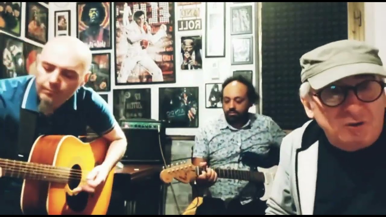 MEGATRONIC BAND - FINGO UN ESAURIMENTO (23/09/2022 Live at CROSSROADS)