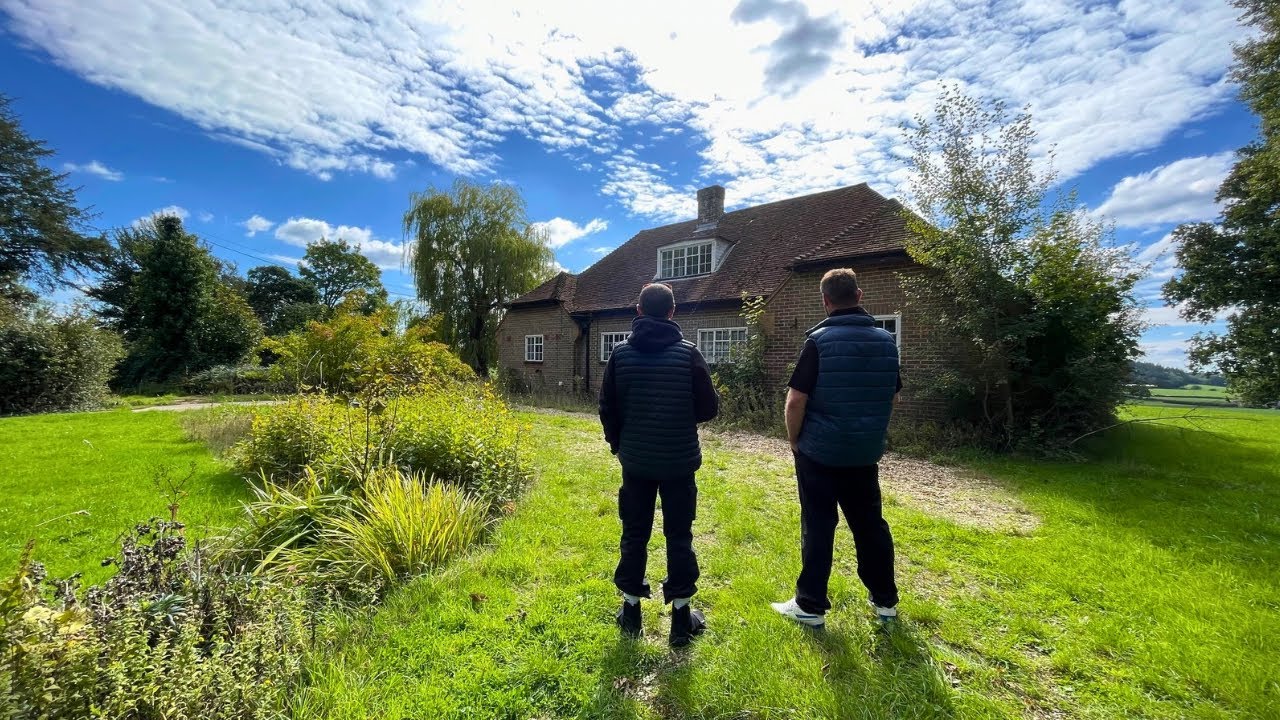 Exploring This Abandoned Place Is Like Travelling Back In Time! 