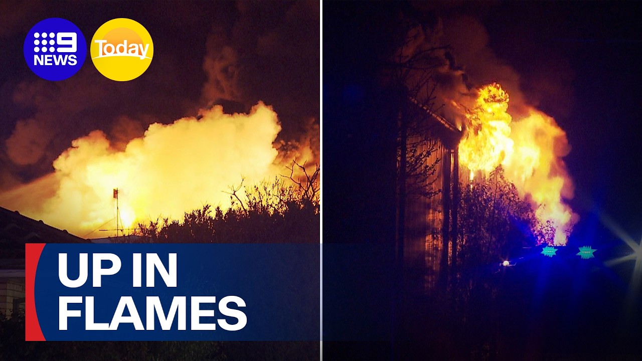 Massive blaze engulfs Sikh temple in Adelaide's north | 9 News Australia