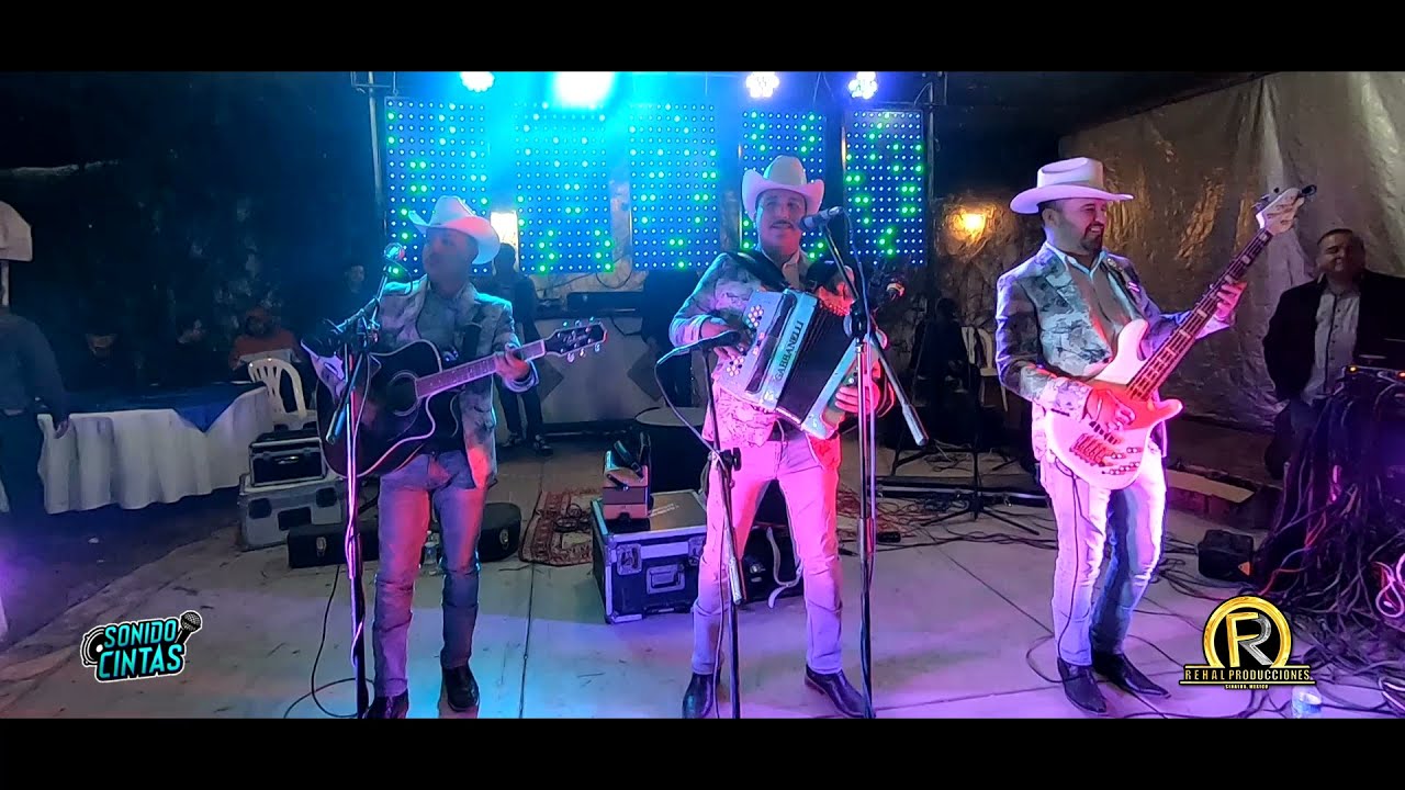 Novilleros de la Sierra - A mi me pertenece tu Amor /Chaparrita vengo a verte 2022 En Vivo
