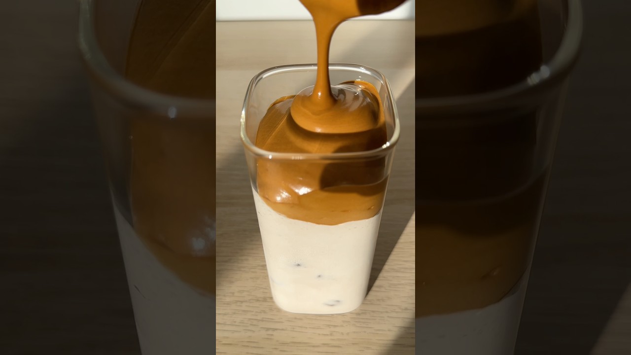Caf&eacute; dalgona con crema de cacao ☕️🤎 #asmr #coffee #coffeetime #recipe #satisfying