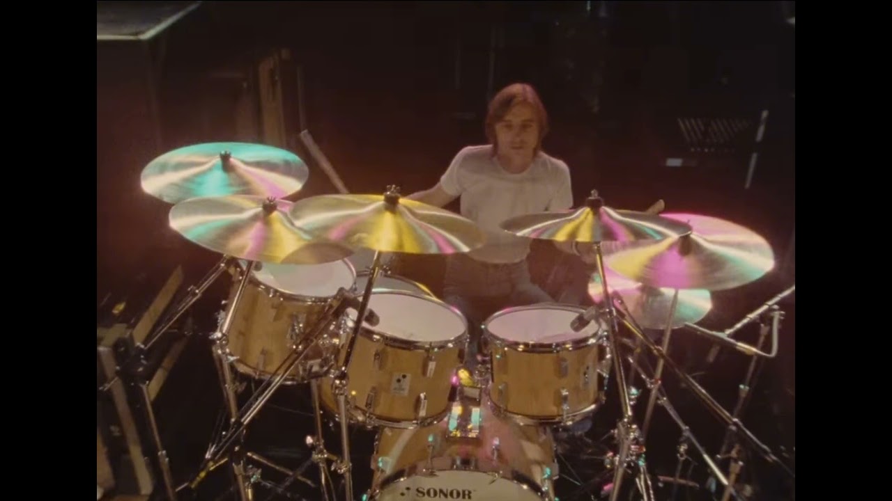 You shook me all night long (Phil rudd isolated drums)