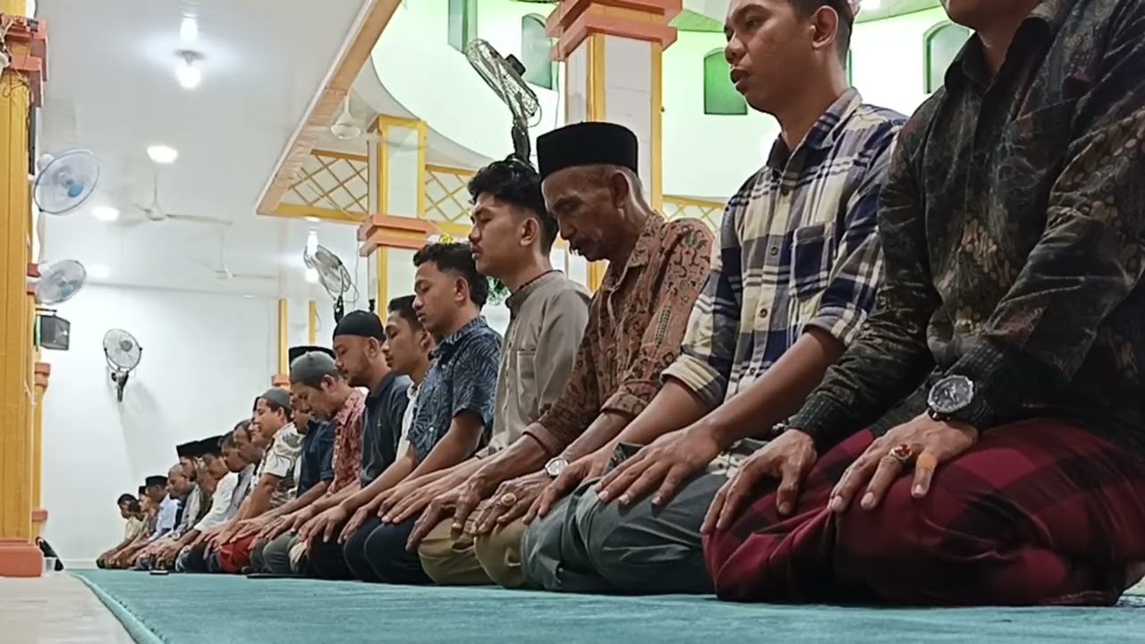 Shalat Tasbih Malam Nisfu Sya'ban di Meunasah Alatief Gp. Kp. Baru Kec. Baiturrahman, Banda Aceh