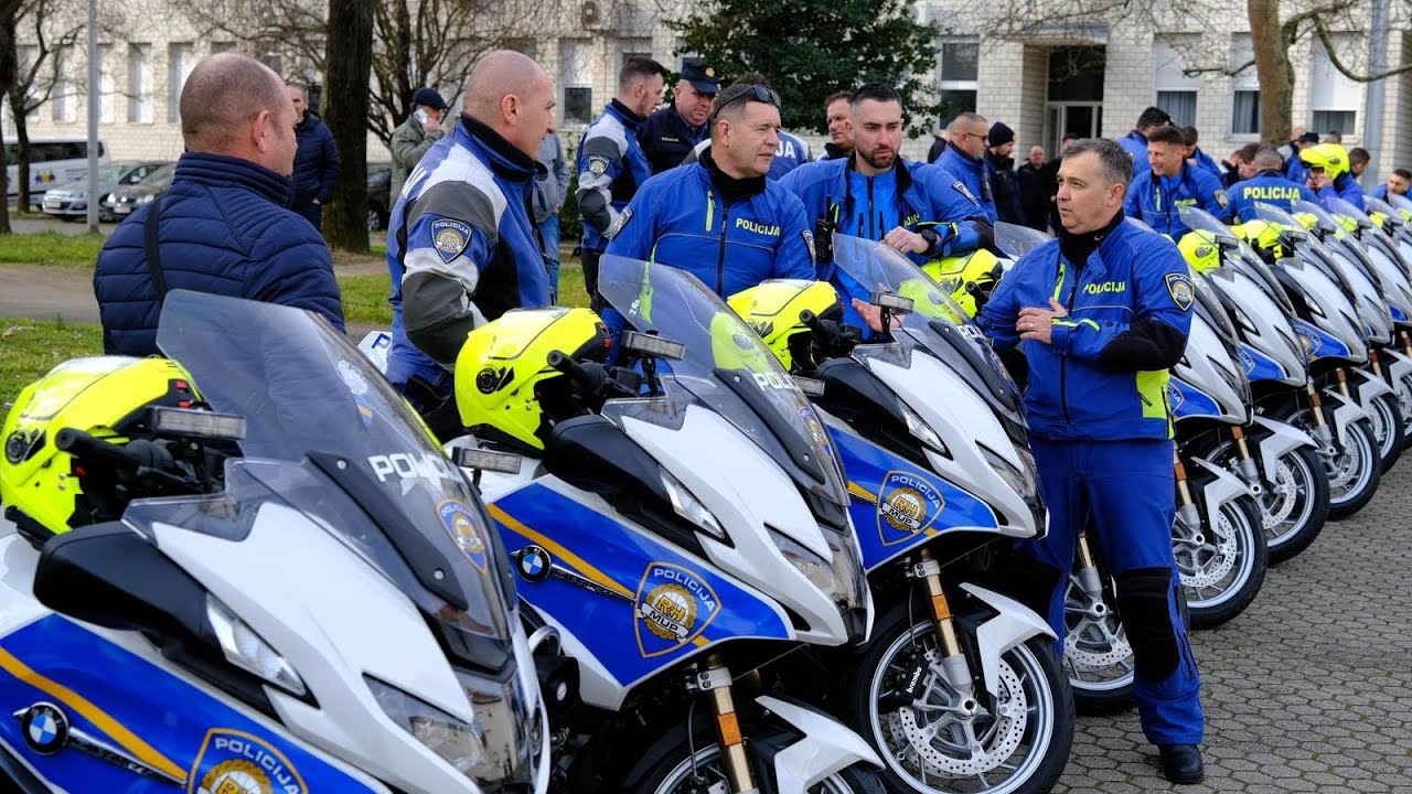 Predstavljeni novi službeni policijski motocikli: BMW jurilice pregledao i Božinović