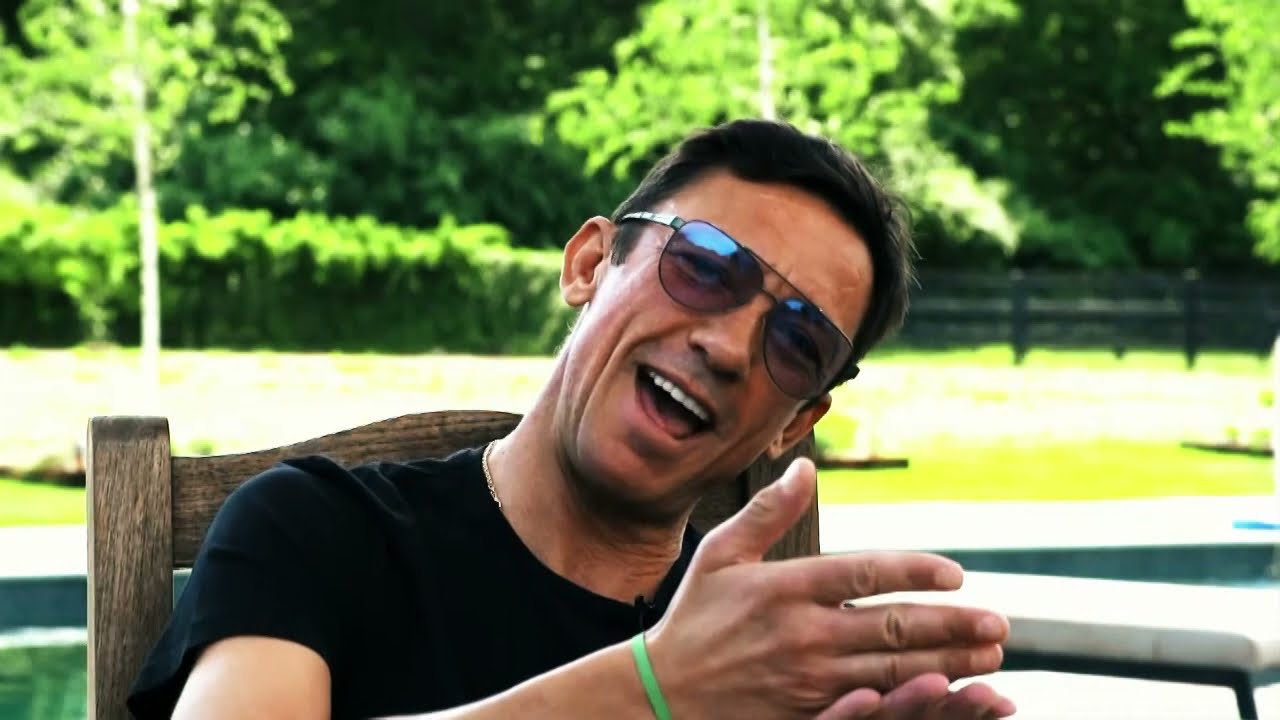 What a collection! Frankie Dettori shows off his favourite memorabilia | Royal Ascot 2021