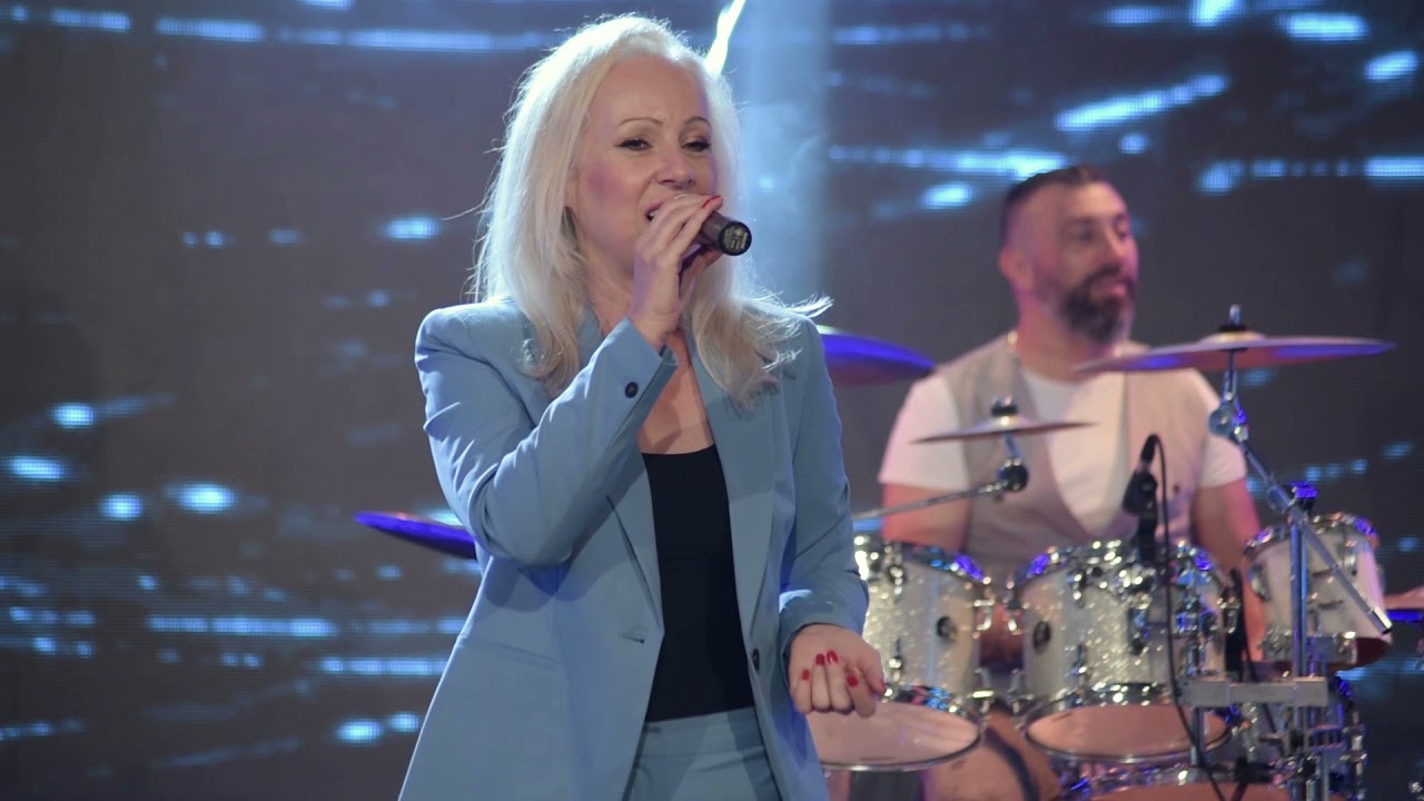 Milica Kuzmanovska i Grupa Molika - Majstore, majstore (Art Studio Production Live TV Show)