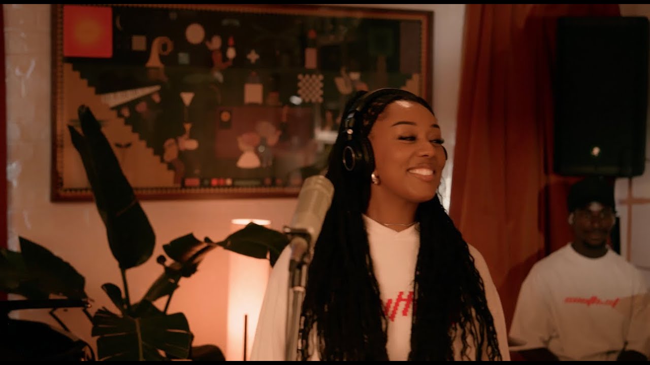Soli - 'Pray' & 'Blessed' (Live Performance)