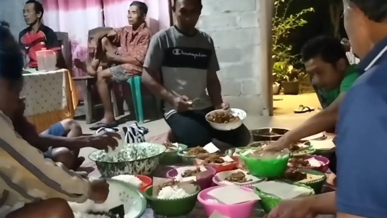 Tradisi suku Jawa,guyup rukun genduren,hidup di desa pedalaman 