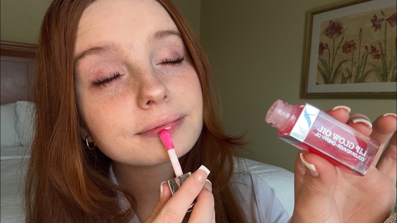 ASMR Lipgloss Application ♡ Lip Smacking, Mouth Sounds