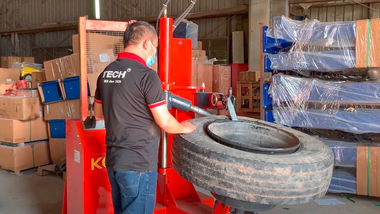 Sử dụng máy ra vào lốp xe tải có săm và không săm Konia K225