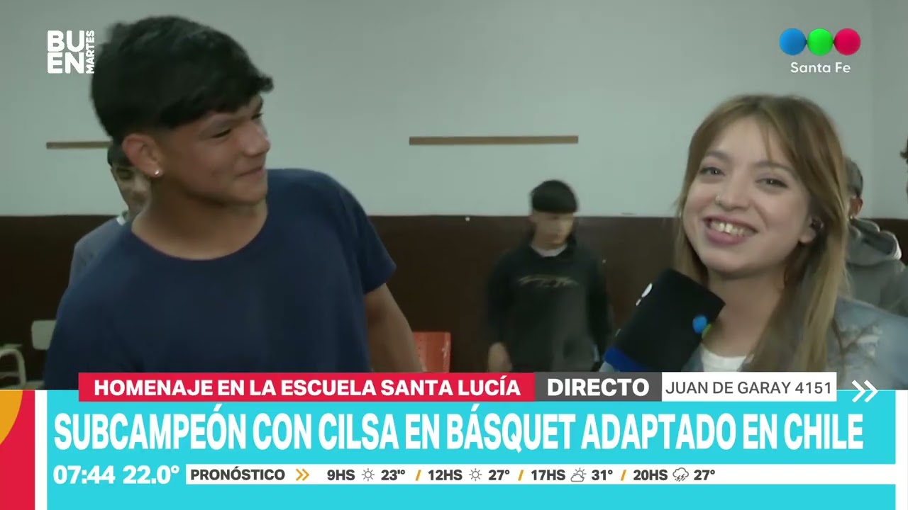 Emotivo recibimiento en la escuela Santa Luc&iacute;a a Adriel S&aacute;nchez, subcamp&eacute;on con Cilsa