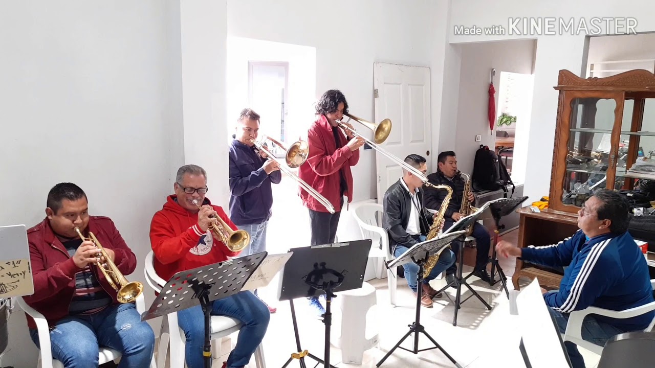 Ensayo Los Internacionales Váskez - Metales