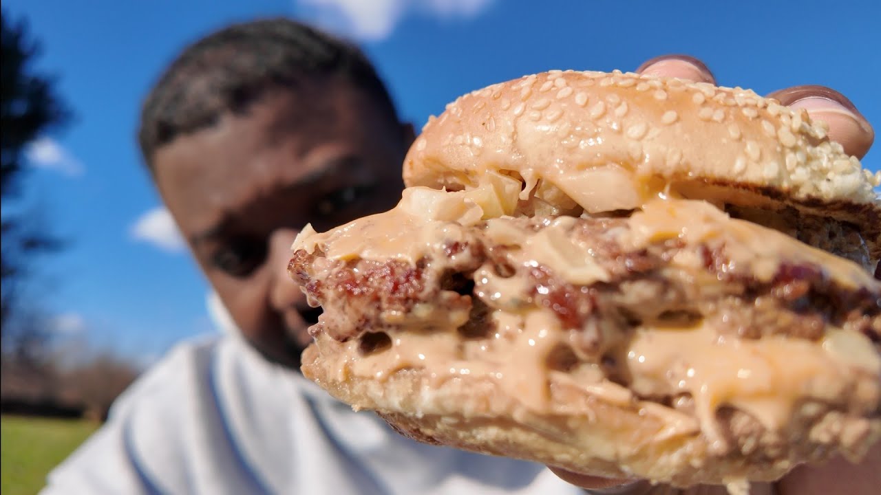 TRYING STEEZE BURGERS CHEESEBURGERS
