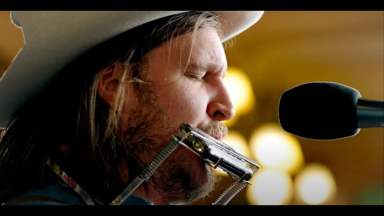Willi Carlisle: Live at Lake Effect