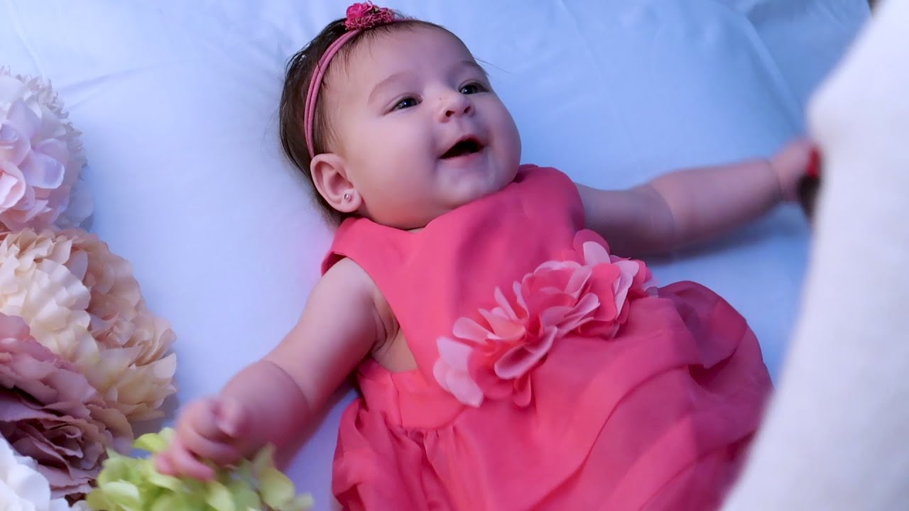 صار عمرها ٣ شهور 👧🏻...  عطيناها ابرة السفر😭 (مؤثر)